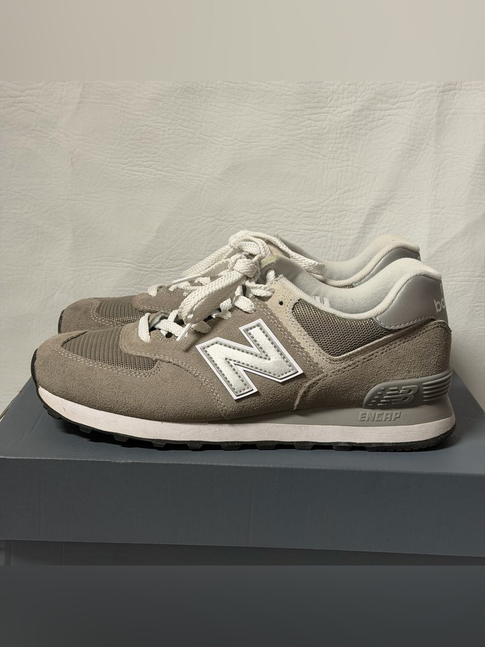 New Balance® (Women's Sz 9.5B)
574 Core Sneakers in Grey/NB
White - Picture 5 of 11